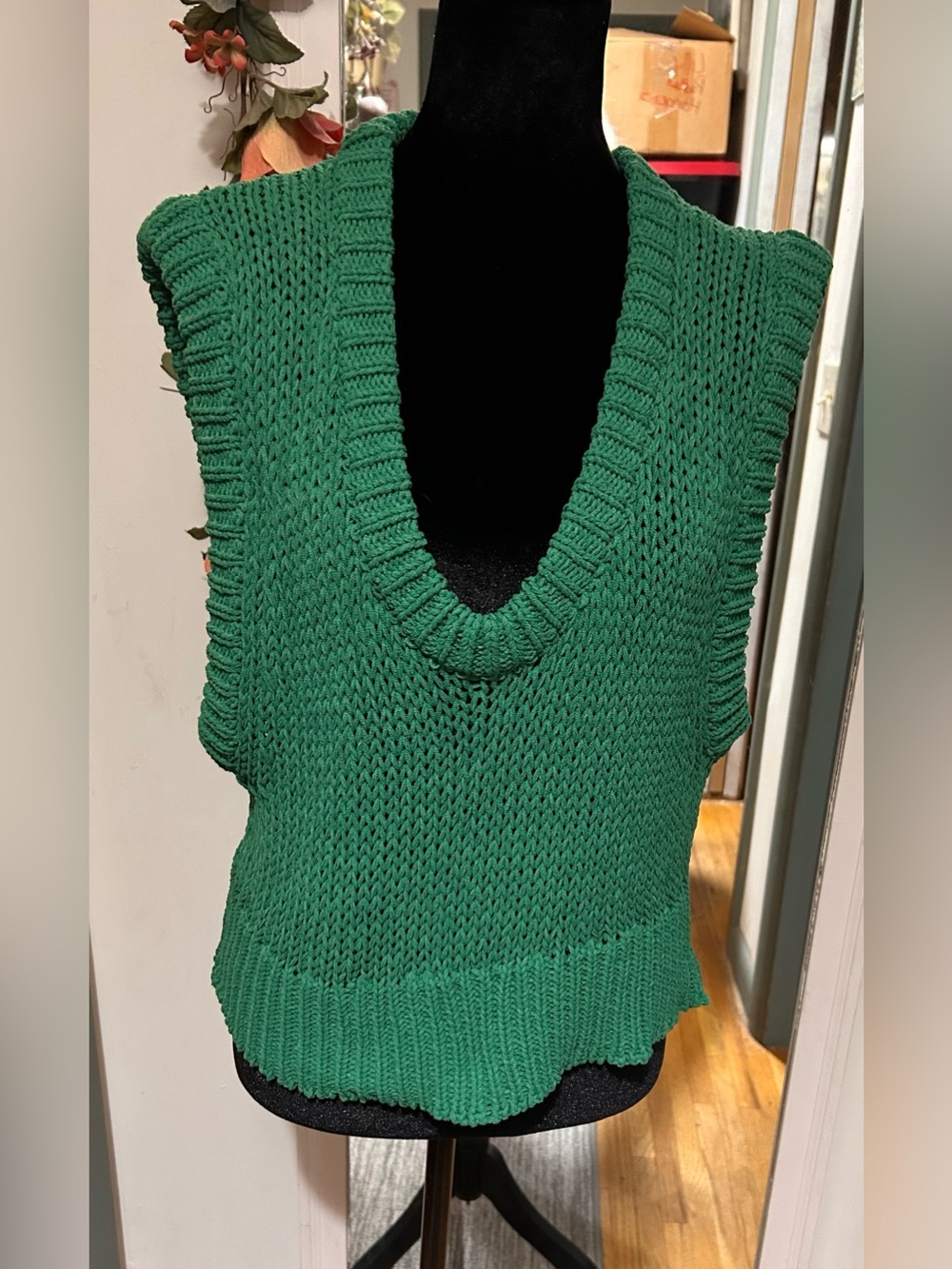 BiBi Emerald Green V-Neck Knit Sweater Vest-XL Plus-NWOT